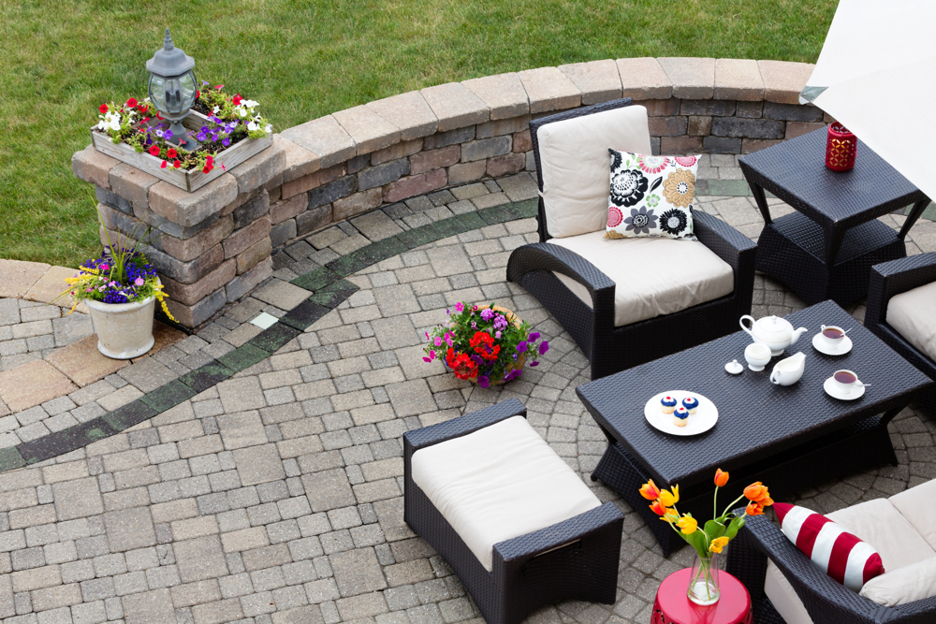 4 Tips for Adding an Outdoor Living Space to Your Home